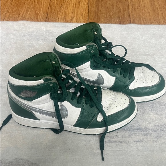Nike Air Jordan Kids Sneakers Green White Silver - Picture 2 of 7